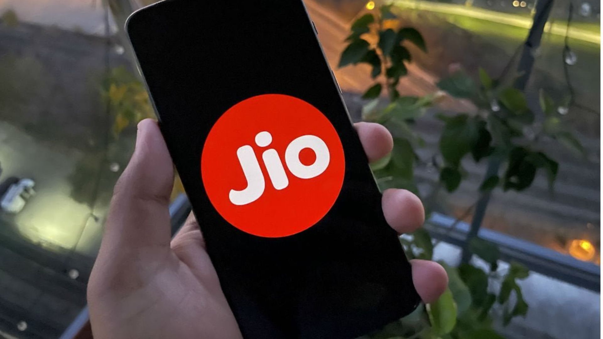 How to Get Jio Data Loan In 2024: Upto 1GB Of Emergency Data 